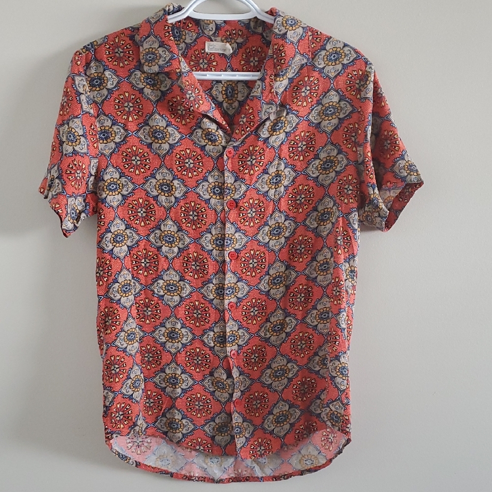 Another Influence Woman's Red Patterned Short Sleeve Shirt Blouse Sz S Boho